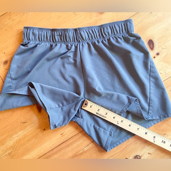 Nike Women's Athletic Shorts in Gray with Pink Accent and Drawstring Size Small - Picture 7 of 8